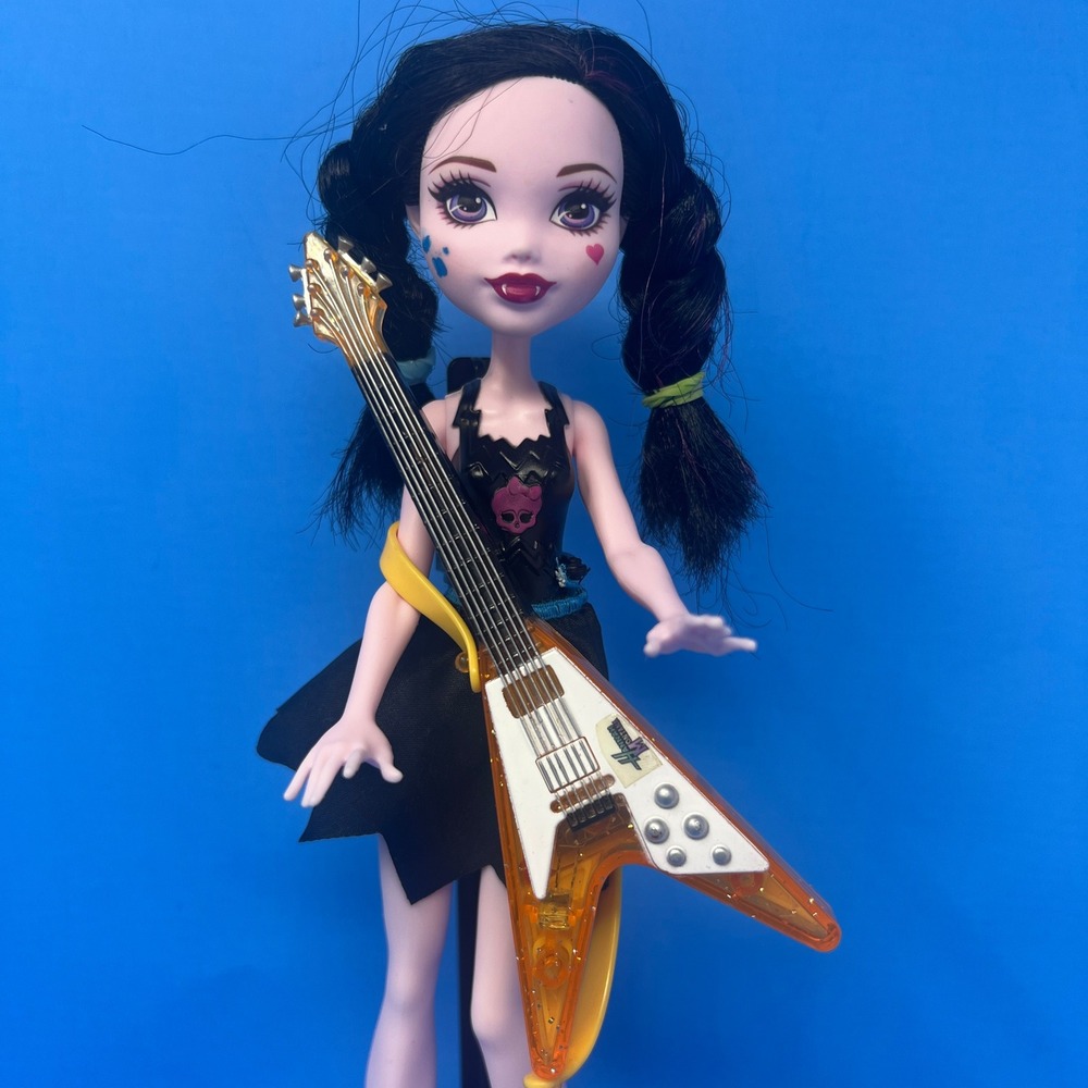 Monster High Draculaura Doll Shriekwrecked Black Pink Vampire Rock Star‎ Guitar